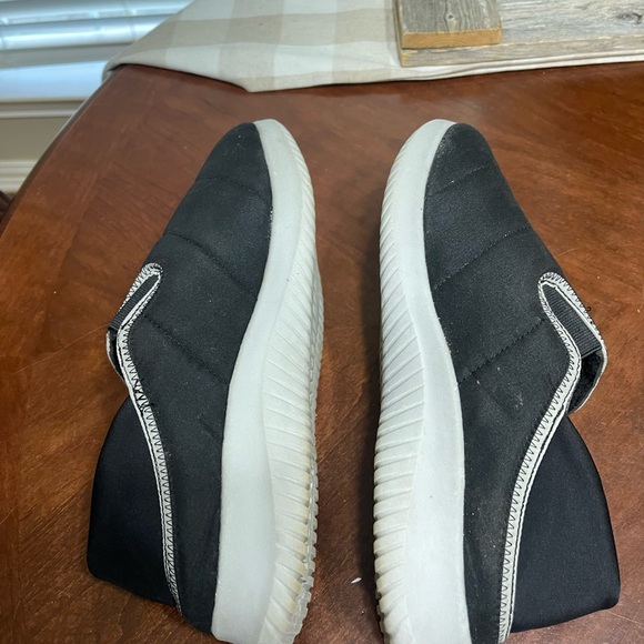 Lands End Puffer Slippers - Picture 6 of 10